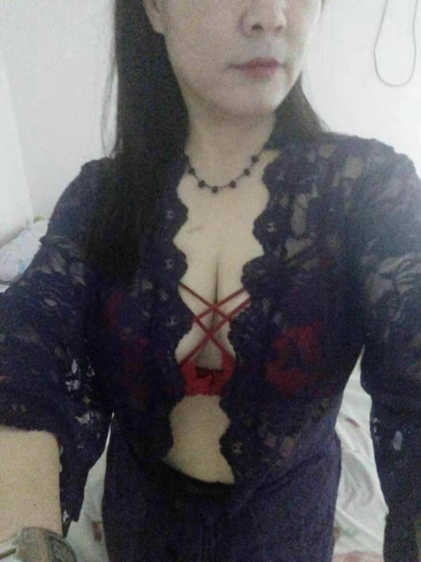 滨康路大胸熟女